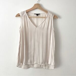 Banana republic silk v neck top